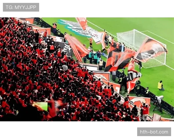 球队标志焕新，球迷热情高涨，新赛季表现备受期待